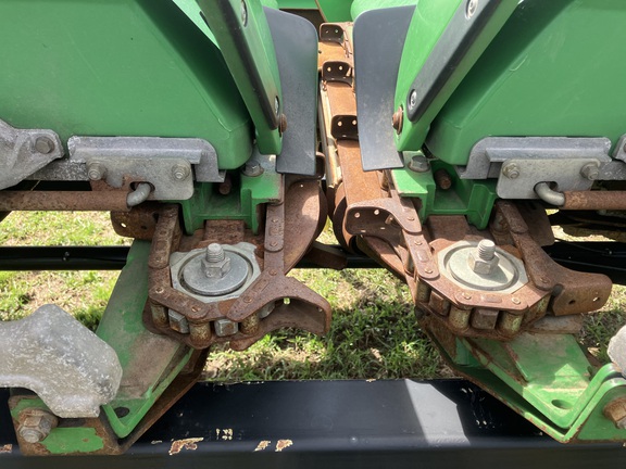 2010 John Deere 608C StalkMaster Header Corn Head