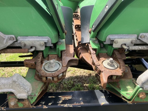 2010 John Deere 608C StalkMaster Header Corn Head
