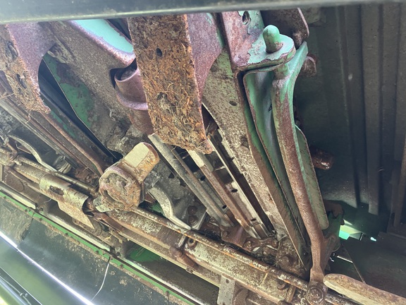 2010 John Deere 608C StalkMaster Header Corn Head