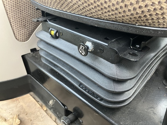 2023 John Deere 3046R Tractor Compact