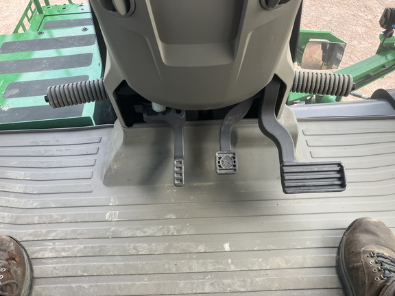 2025 John Deere 410R Sprayer/High Clearance