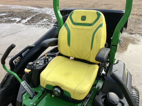 2023 John Deere Z760R Mower/Zero Turn
