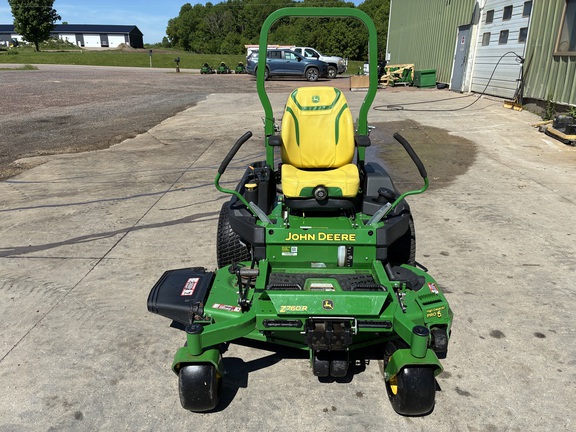 2023 John Deere Z760R Mower/Zero Turn