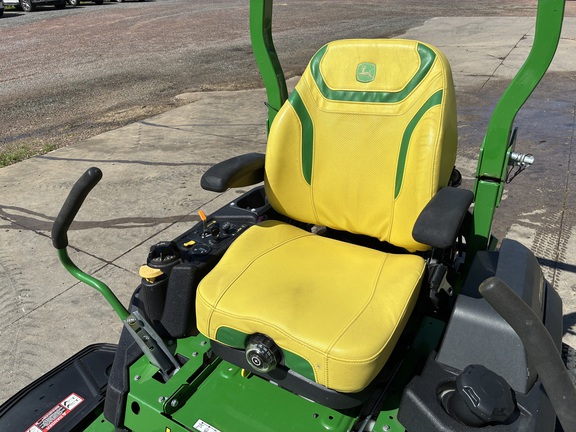 2023 John Deere Z760R Mower/Zero Turn