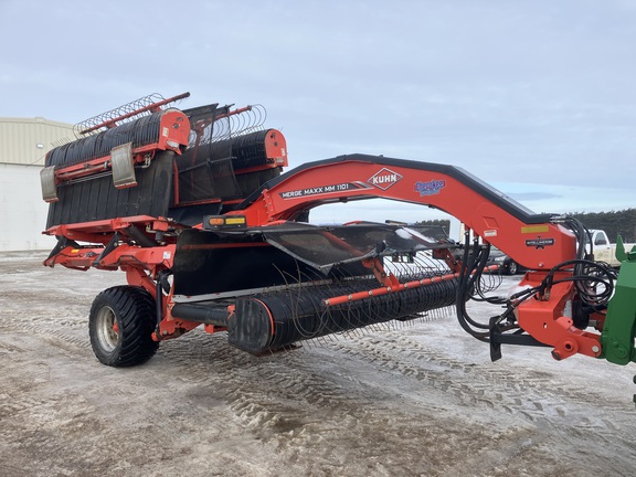2021 Kuhn MERGE MAXX 1101 Hay Merger