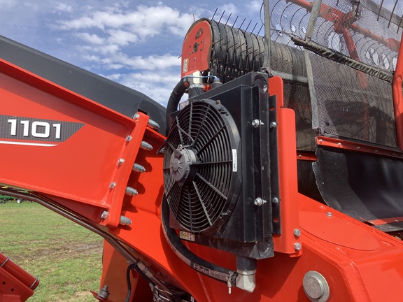 2021 Kuhn MERGE MAXX 1101 Hay Merger