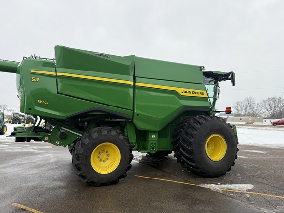 2025 John Deere S7 800 Combine