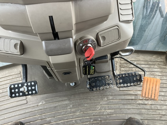 2016 John Deere 6175M Tractor