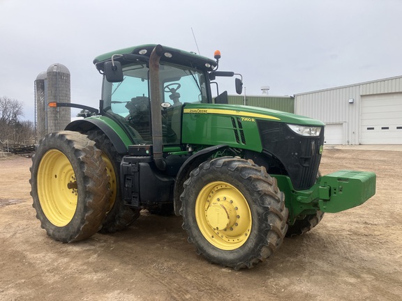 2012 John Deere 7260R Tractor