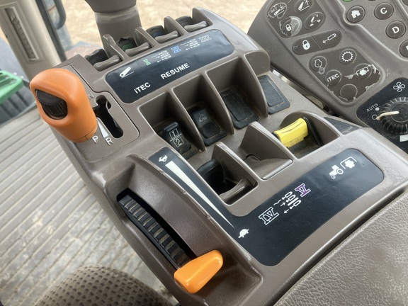 2012 John Deere 7260R Tractor