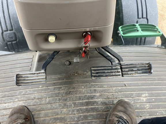 2012 John Deere 7260R Tractor