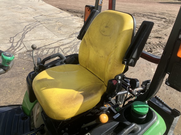 2017 John Deere 1025R Tractor Compact