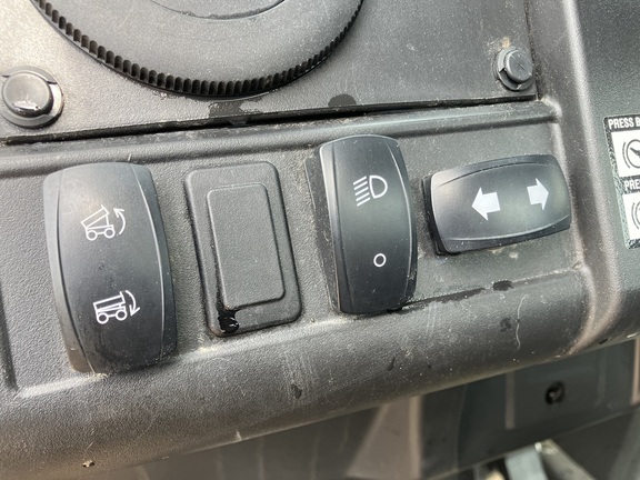 2023 John Deere XUV 835M ATV