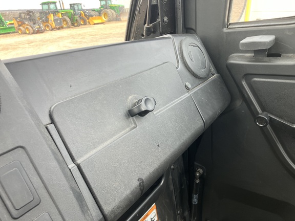 2023 John Deere XUV 835M ATV