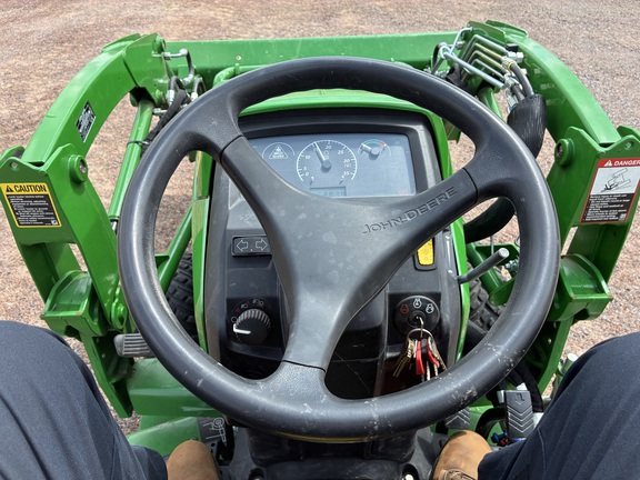 2022 John Deere 1023E Tractor Compact
