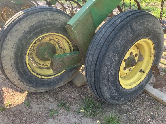John Deere 980 Field Cultivator