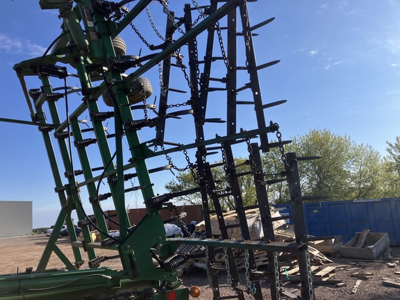 John Deere 980 Field Cultivator