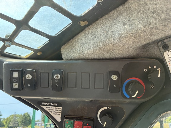 2018 John Deere 320G Skid Steer Loader