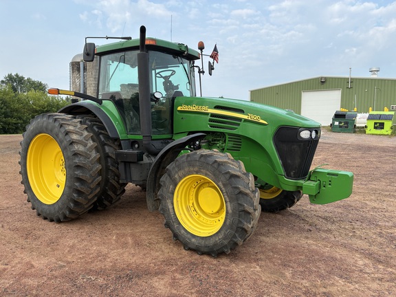 2005 John Deere 7920 Tractor