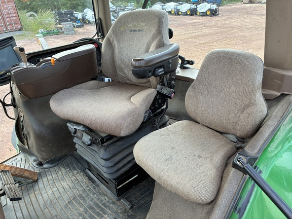 2005 John Deere 7920 Tractor