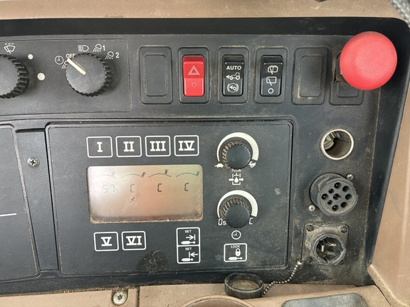 2005 John Deere 7920 Tractor