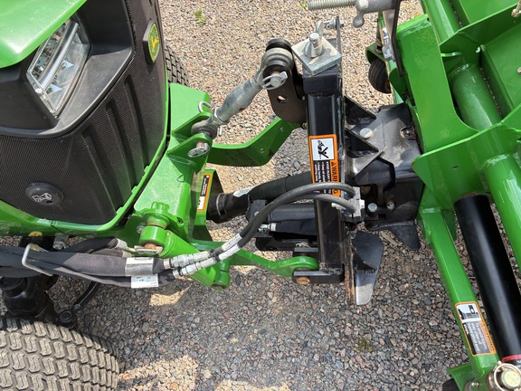 2023 John Deere 1025R Tractor Compact