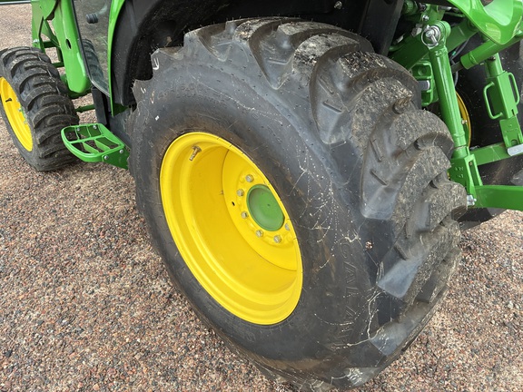 2025 John Deere 3039R Tractor Compact