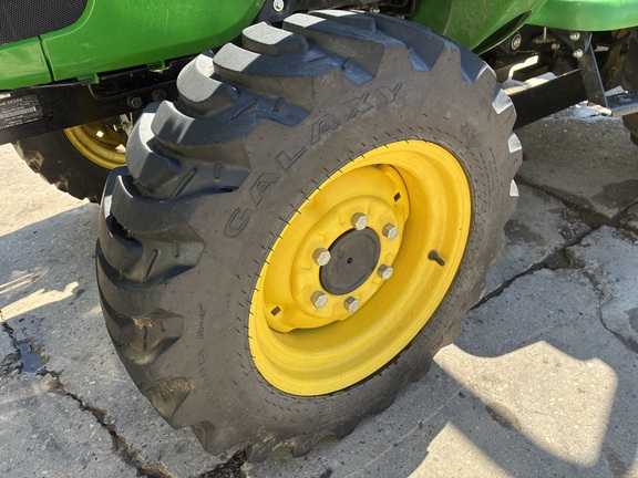 2024 John Deere 3032E Tractor Compact