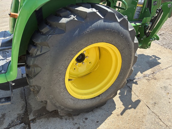2024 John Deere 3032E Tractor Compact