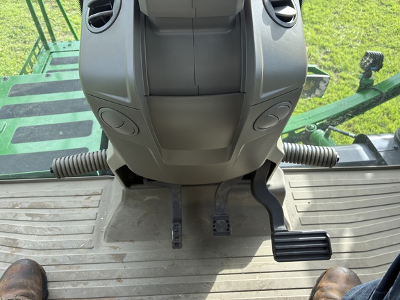 2023 John Deere 410R Sprayer/High Clearance