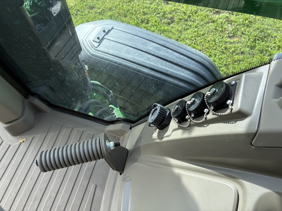 2023 John Deere 410R Sprayer/High Clearance