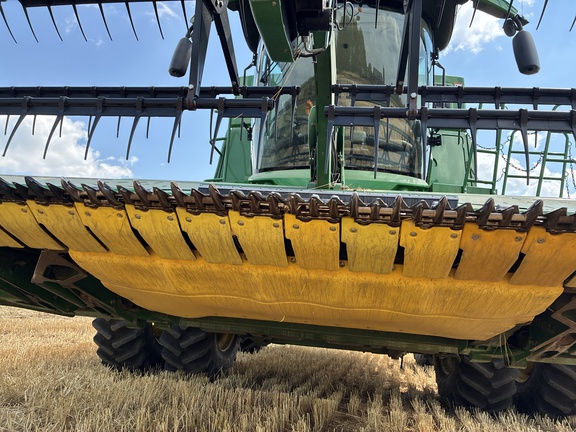 2013 John Deere 640FD Header Combine
