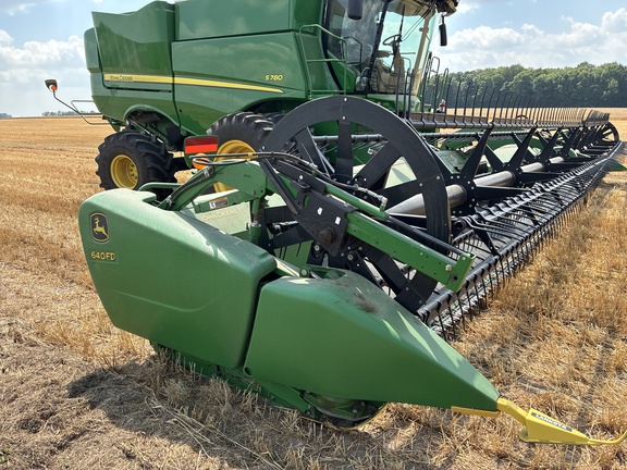2013 John Deere 640FD Header Combine