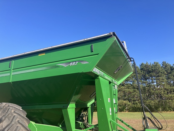 2011 Brent 882 Grain Cart