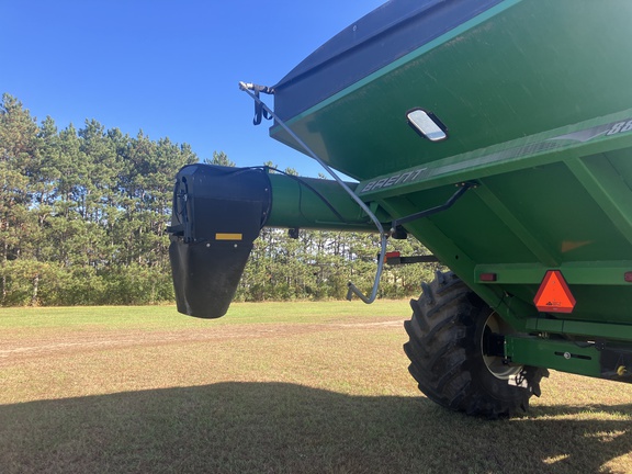 2011 Brent 882 Grain Cart
