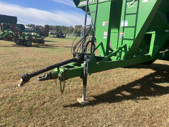 2011 Brent 882 Grain Cart