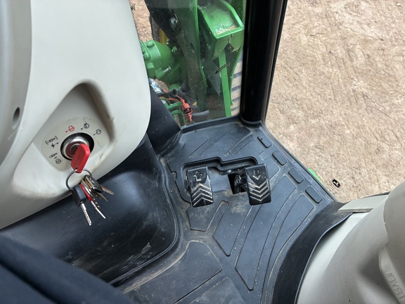 2023 John Deere 4066R Tractor Compact
