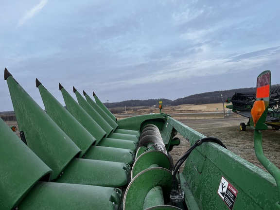 2008 John Deere 608C StalkMaster Header Corn Head