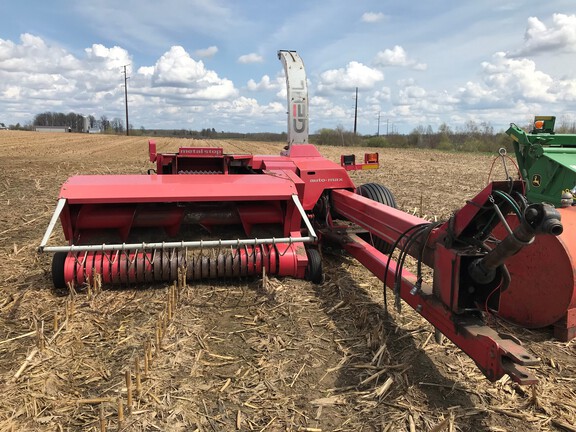 2003 Gehl 1085 Forage Harvester