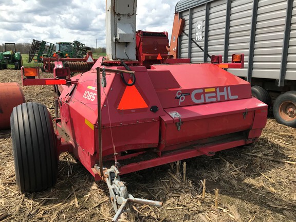 2003 Gehl 1085 Forage Harvester