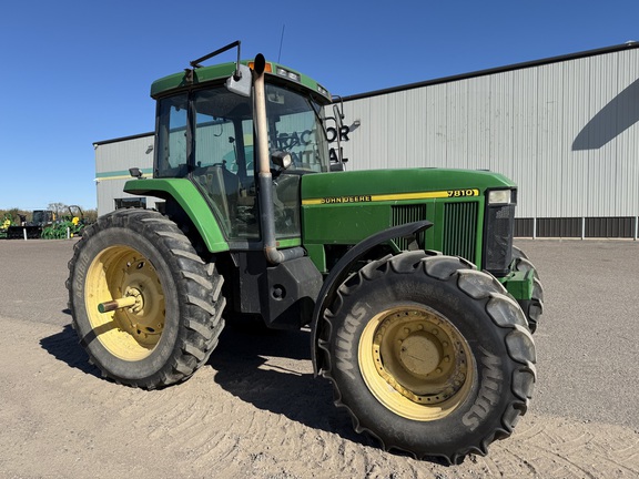 2000 John Deere 7810 Tractor