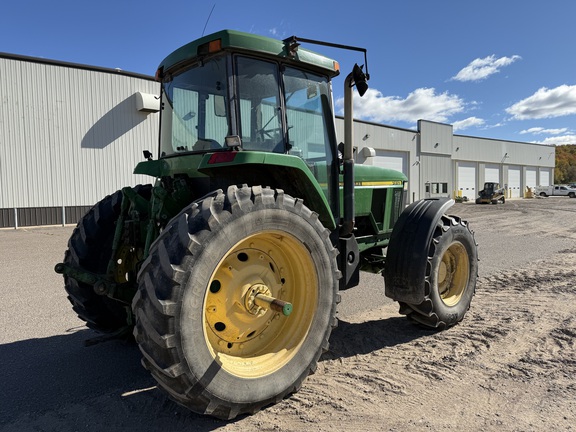 2000 John Deere 7810 Tractor