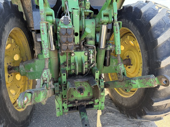 2000 John Deere 7810 Tractor