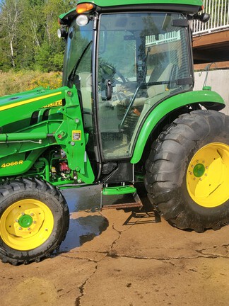 2017 John Deere 4066R Tractor Compact