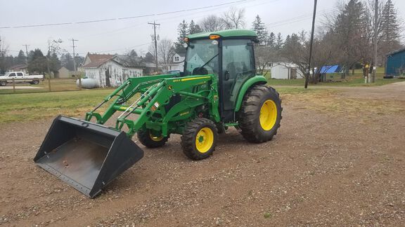 2017 John Deere 4066R Tractor Compact