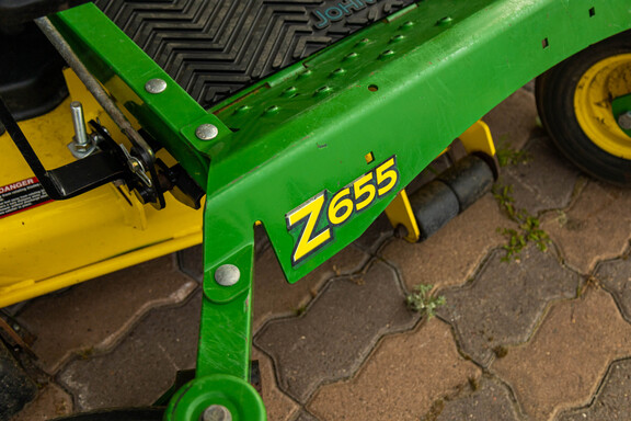 2015 John Deere Z655 Mower/Zero Turn