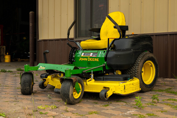 2015 John Deere Z655 Mower/Zero Turn