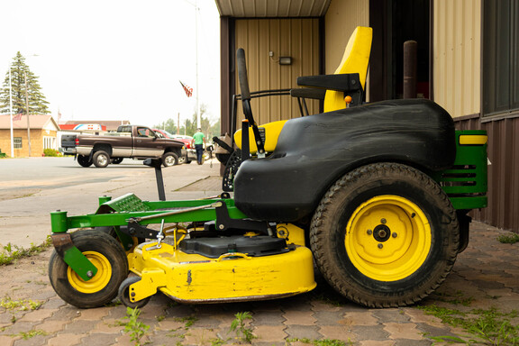 2015 John Deere Z655 Mower/Zero Turn