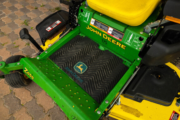 2015 John Deere Z655 Mower/Zero Turn