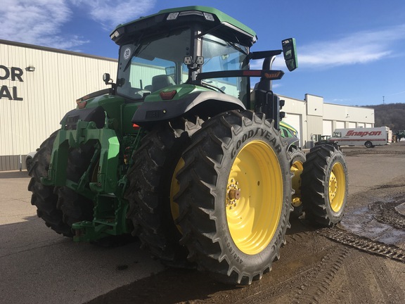 2023 John Deere 8R 370 Tractor
